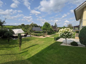 Schöne Wohnung mit Terrasse & Blick ins Grüne
